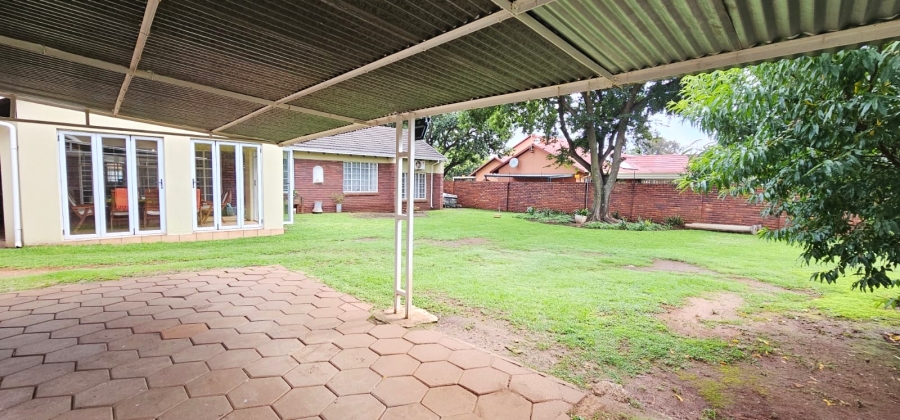 4 Bedroom Property for Sale in Wierda Park Gauteng