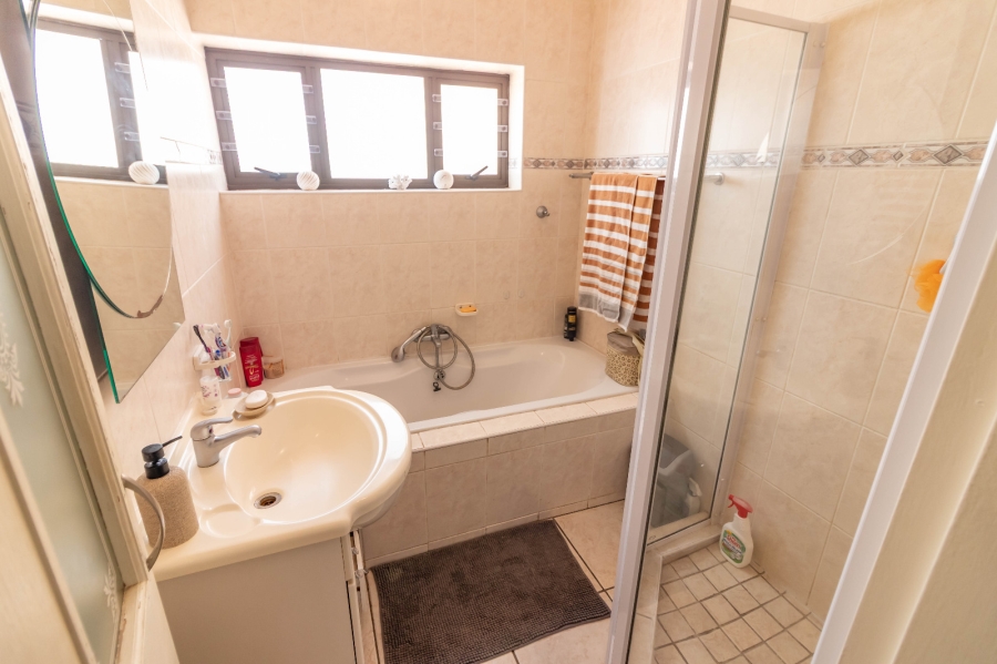 3 Bedroom Property for Sale in Edleen Gauteng