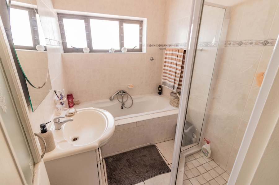 3 Bedroom Property for Sale in Edleen Gauteng