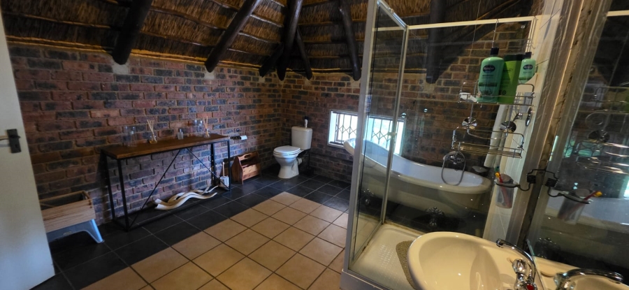 5 Bedroom Property for Sale in Vaal Marina Gauteng