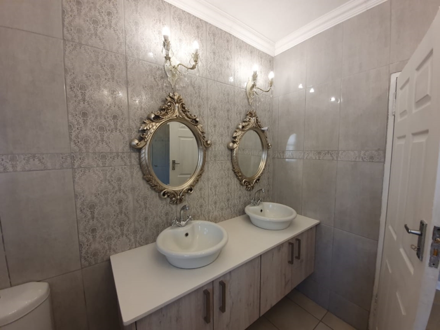 4 Bedroom Property for Sale in Freeway Park Gauteng