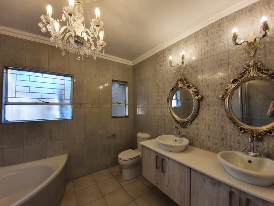 4 Bedroom Property for Sale in Freeway Park Gauteng