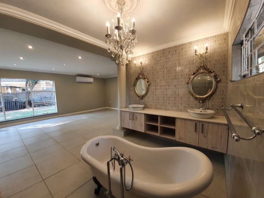 4 Bedroom Property for Sale in Freeway Park Gauteng