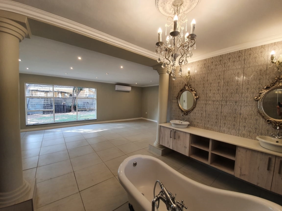 4 Bedroom Property for Sale in Freeway Park Gauteng