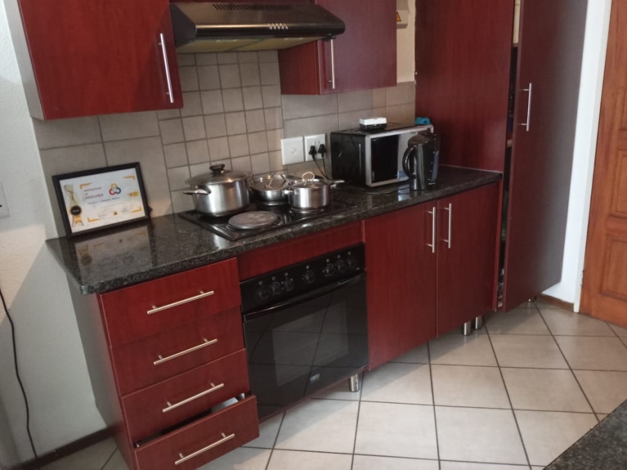 2 Bedroom Property for Sale in Albertsdal Gauteng