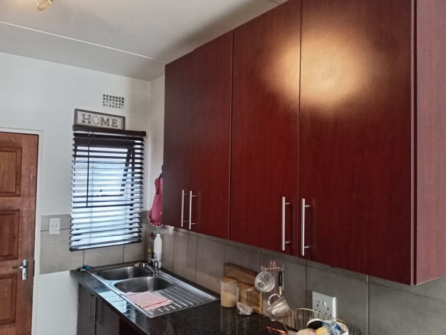 2 Bedroom Property for Sale in Albertsdal Gauteng