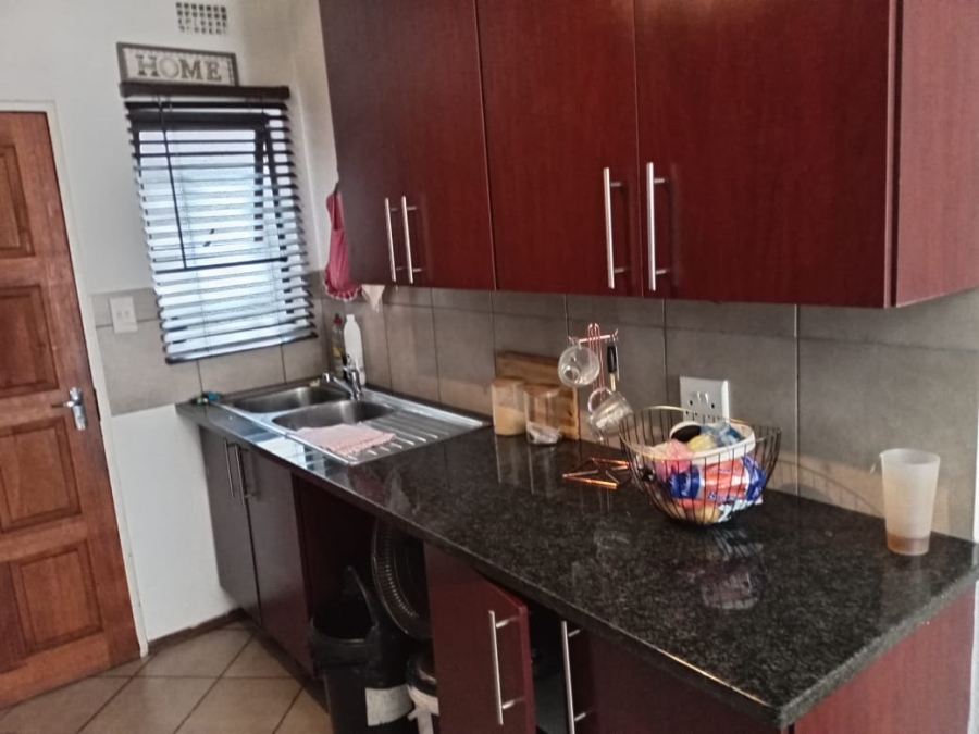 2 Bedroom Property for Sale in Albertsdal Gauteng