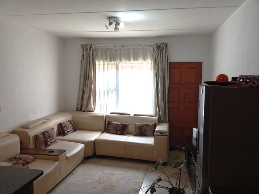 2 Bedroom Property for Sale in Albertsdal Gauteng