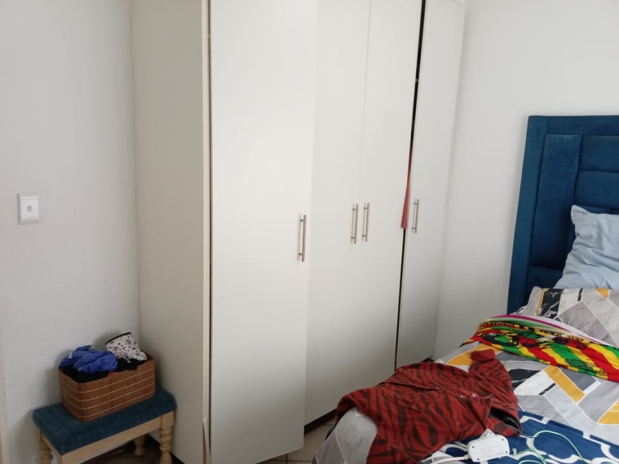 2 Bedroom Property for Sale in Albertsdal Gauteng