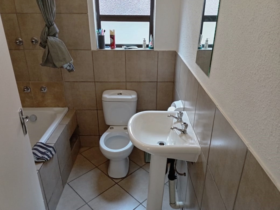 2 Bedroom Property for Sale in Albertsdal Gauteng