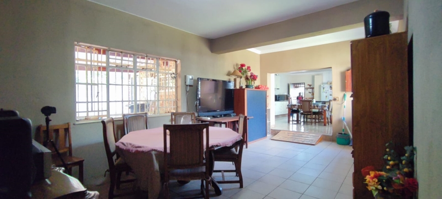 5 Bedroom Property for Sale in Eldoraigne Gauteng