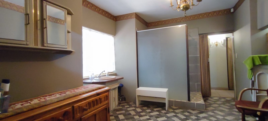 5 Bedroom Property for Sale in Eldoraigne Gauteng