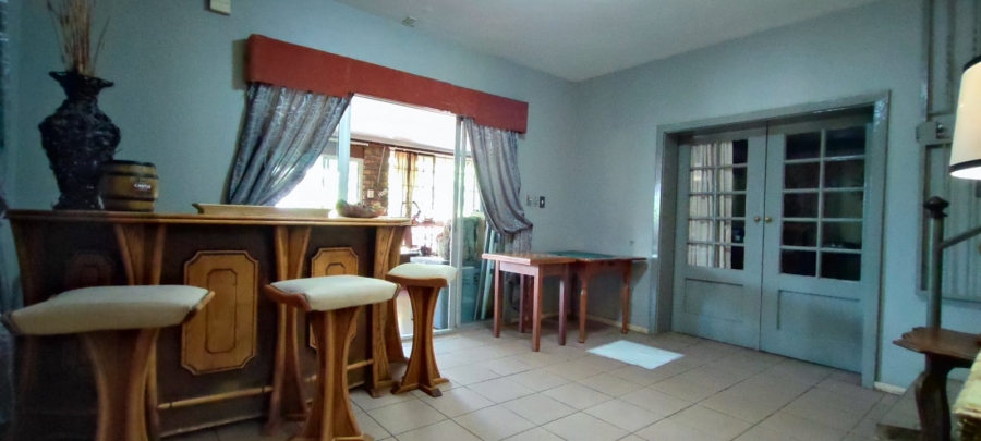 5 Bedroom Property for Sale in Eldoraigne Gauteng