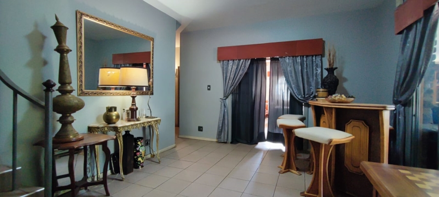 5 Bedroom Property for Sale in Eldoraigne Gauteng