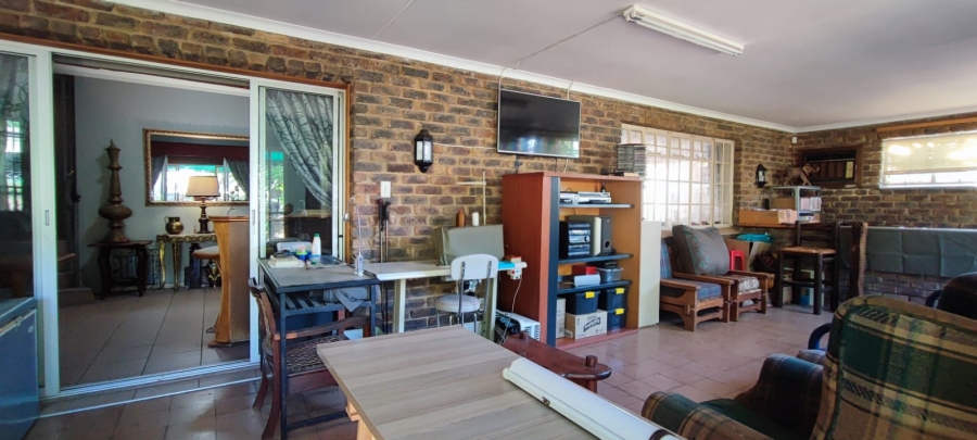 5 Bedroom Property for Sale in Eldoraigne Gauteng