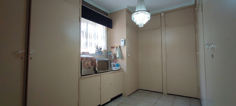 5 Bedroom Property for Sale in Eldoraigne Gauteng