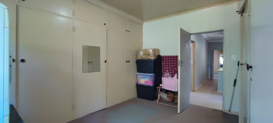 5 Bedroom Property for Sale in Eldoraigne Gauteng