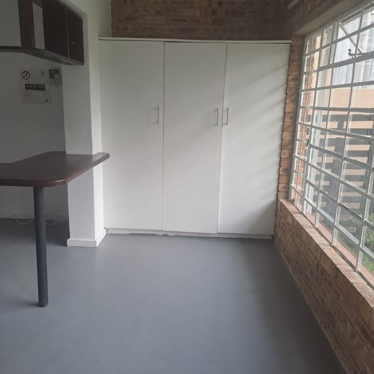 To Let 1 Bedroom Property for Rent in Orange Grove Gauteng