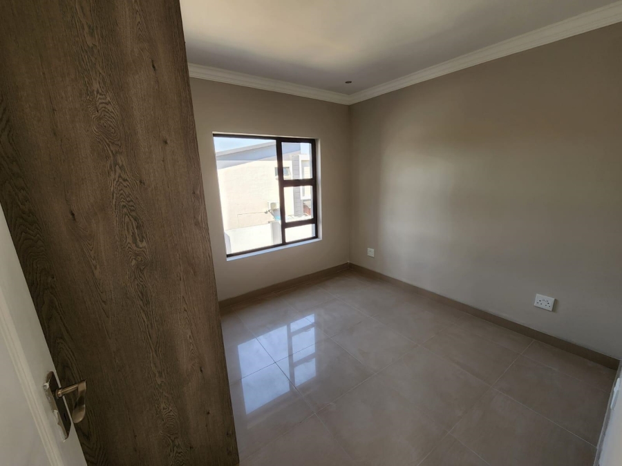 4 Bedroom Property for Sale in Zambezi Manor Lifestyle Estate Gauteng