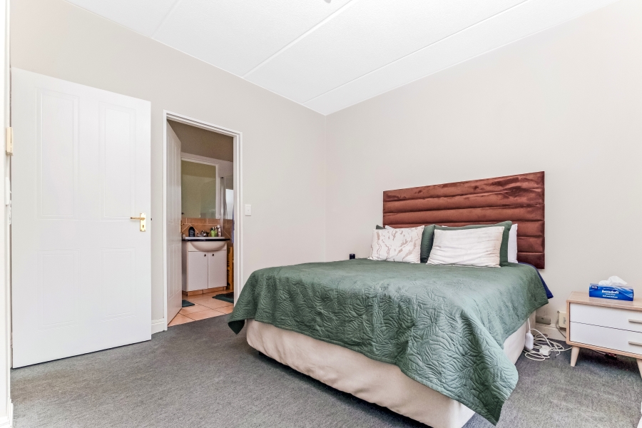 To Let 2 Bedroom Property for Rent in Sandown Gauteng