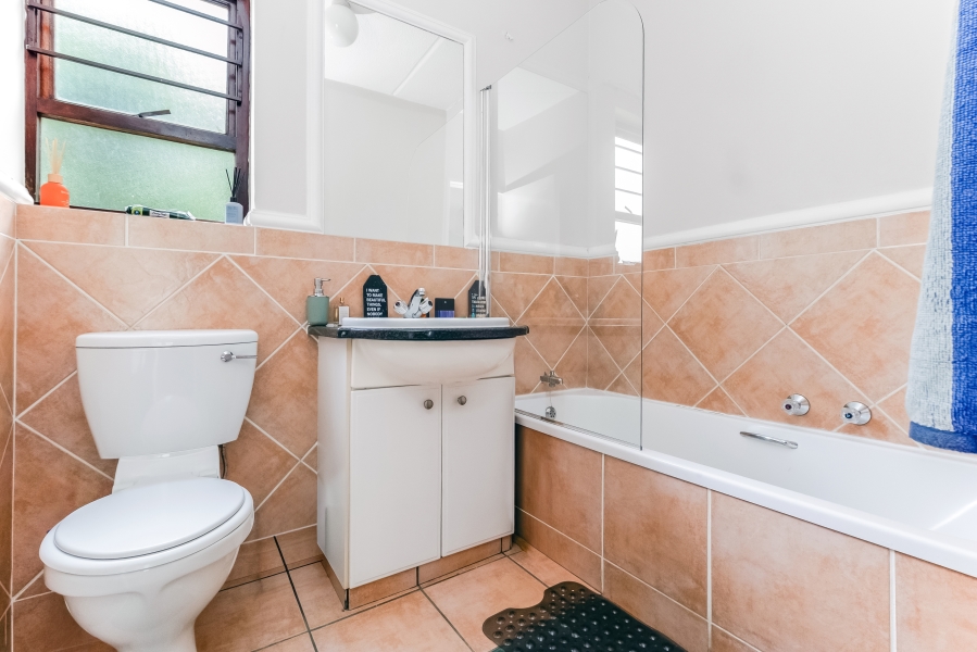 To Let 2 Bedroom Property for Rent in Sandown Gauteng