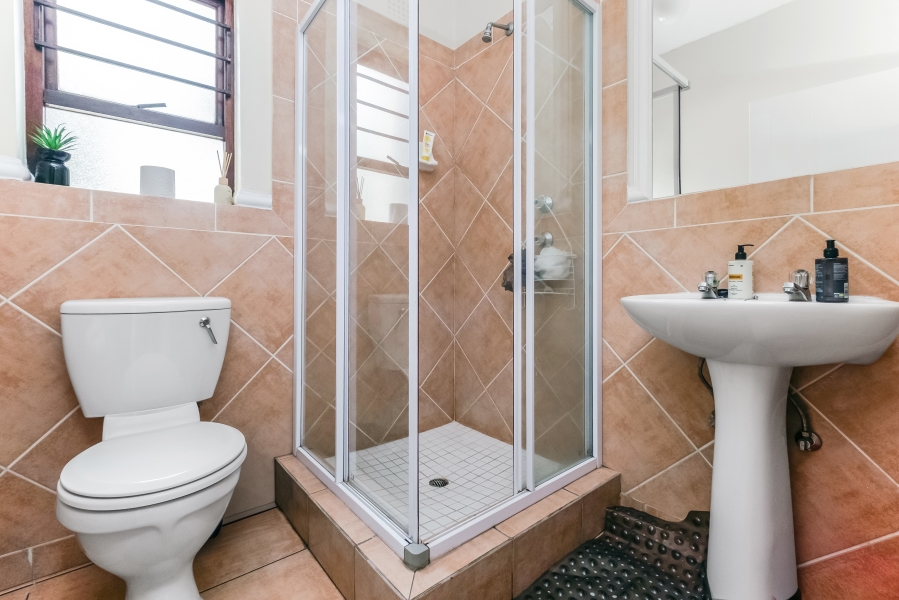 To Let 2 Bedroom Property for Rent in Sandown Gauteng