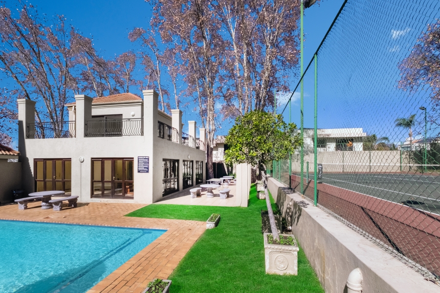 To Let 2 Bedroom Property for Rent in Sandown Gauteng