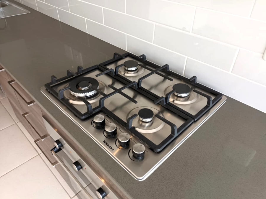 To Let 1 Bedroom Property for Rent in Die Hoewes Gauteng