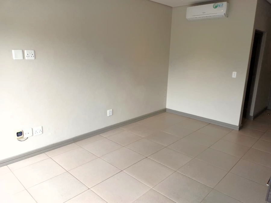 To Let 1 Bedroom Property for Rent in Die Hoewes Gauteng