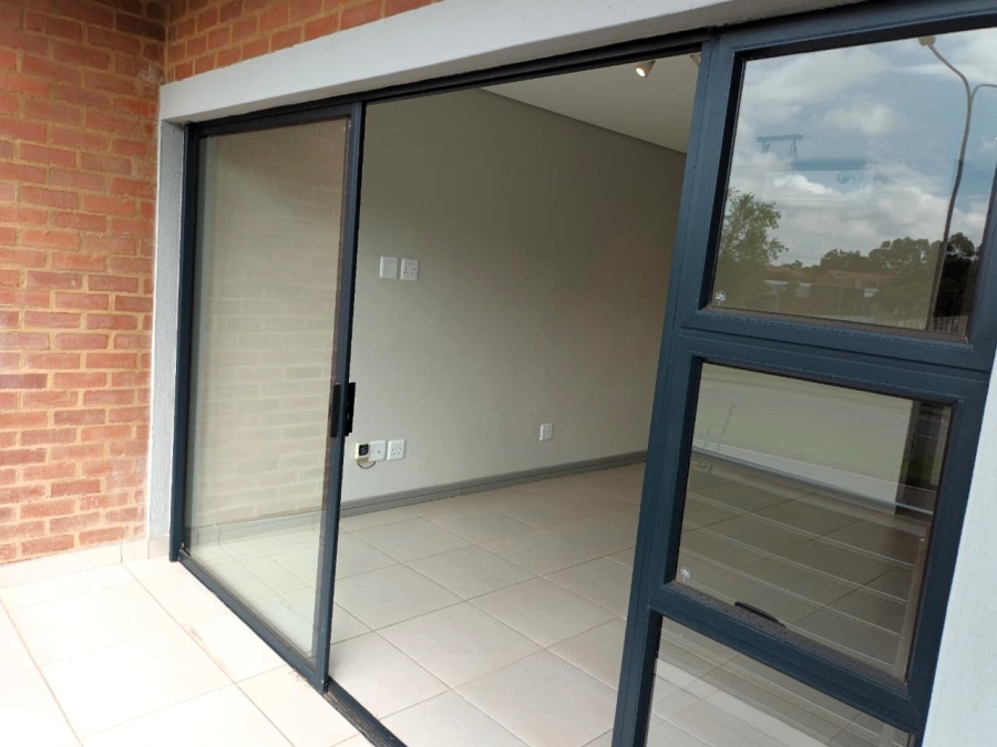 To Let 1 Bedroom Property for Rent in Die Hoewes Gauteng