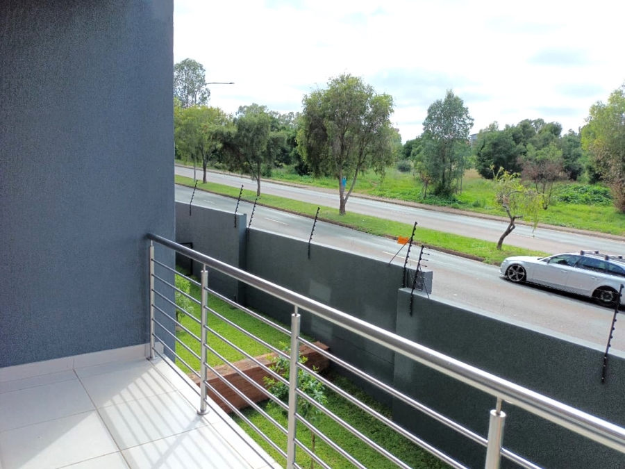 To Let 1 Bedroom Property for Rent in Die Hoewes Gauteng