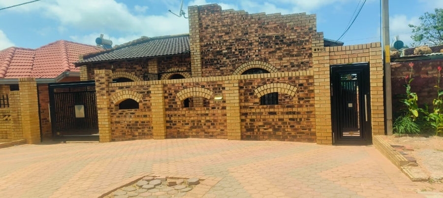 2 Bedroom Property for Sale in Tshepisong Gauteng