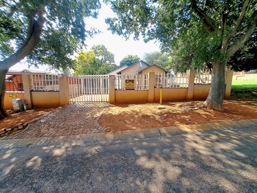 To Let 3 Bedroom Property for Rent in Verwoerdpark Gauteng