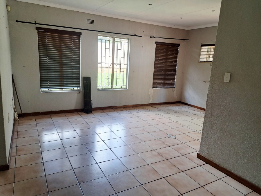 To Let 3 Bedroom Property for Rent in Verwoerdpark Gauteng