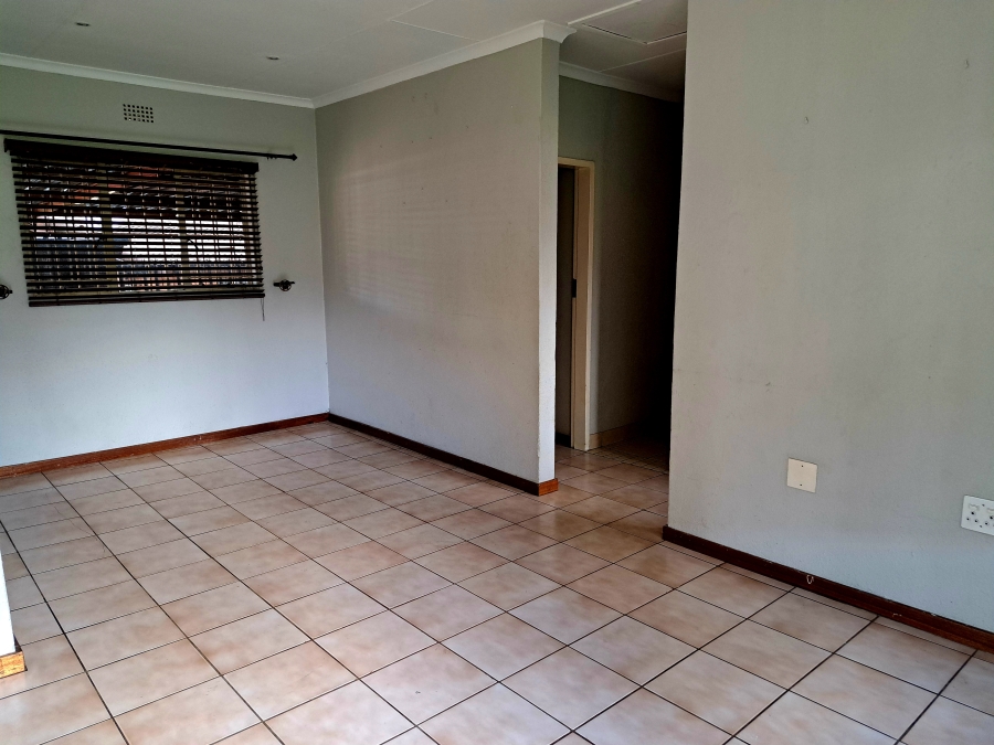 To Let 3 Bedroom Property for Rent in Verwoerdpark Gauteng