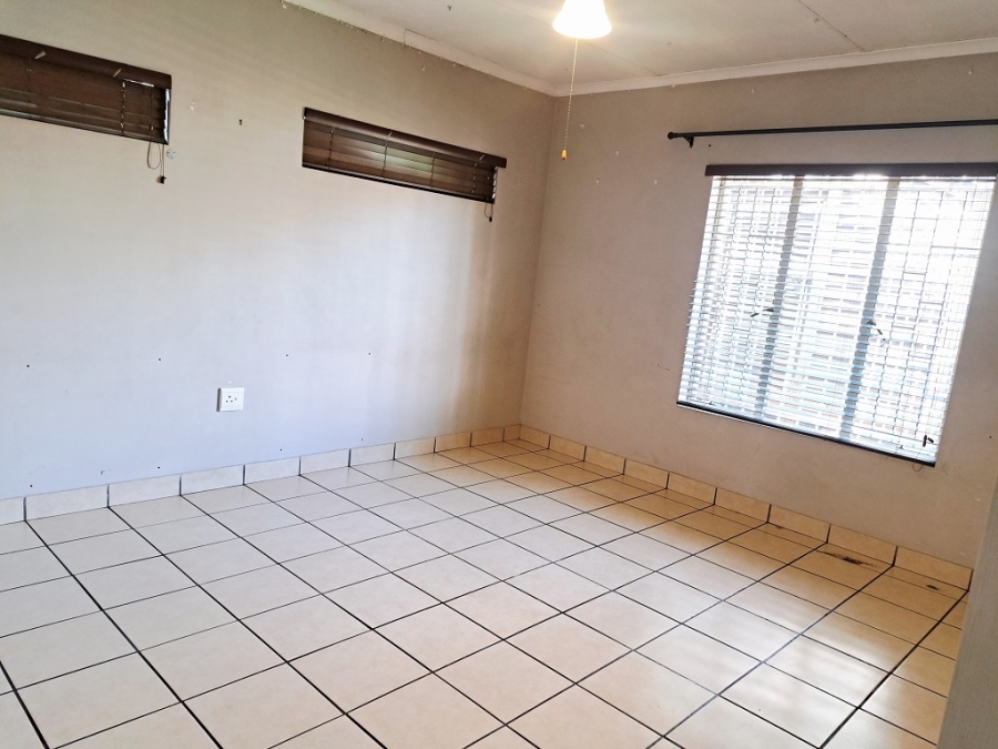 To Let 3 Bedroom Property for Rent in Verwoerdpark Gauteng