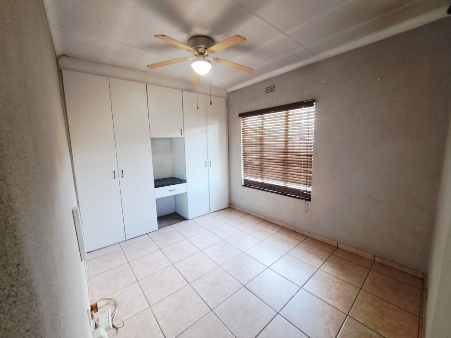 To Let 3 Bedroom Property for Rent in Verwoerdpark Gauteng