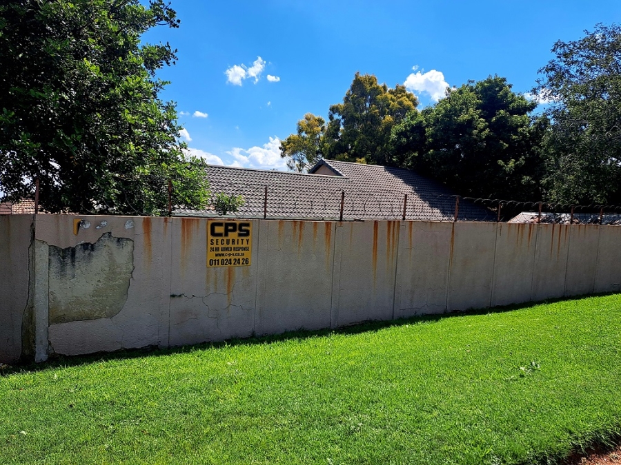 To Let 3 Bedroom Property for Rent in Verwoerdpark Gauteng