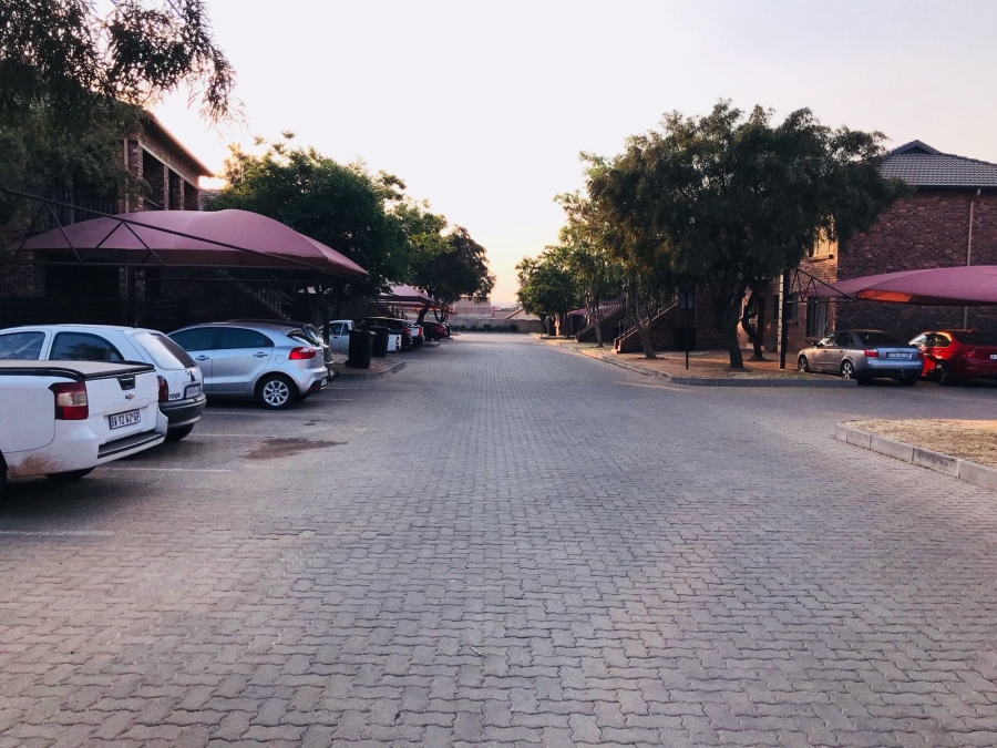 To Let 3 Bedroom Property for Rent in Sonneveld Gauteng