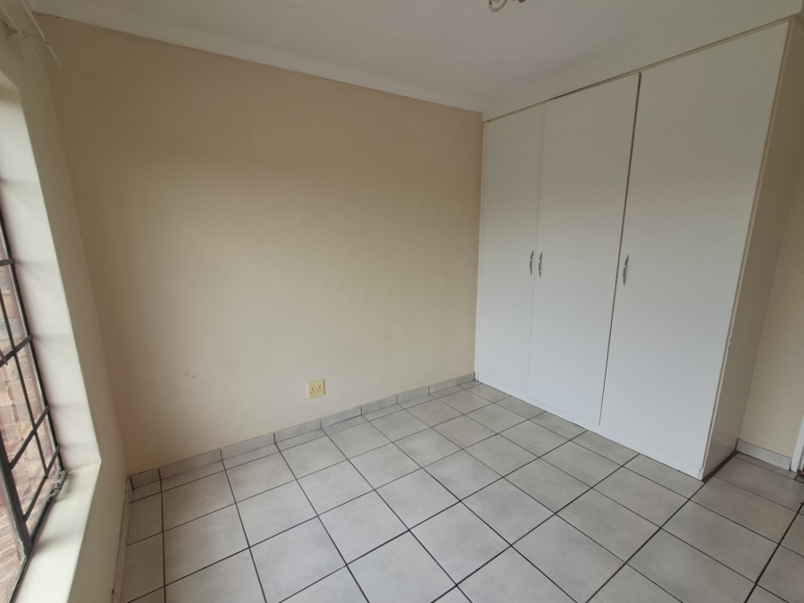 To Let 3 Bedroom Property for Rent in Sonneveld Gauteng