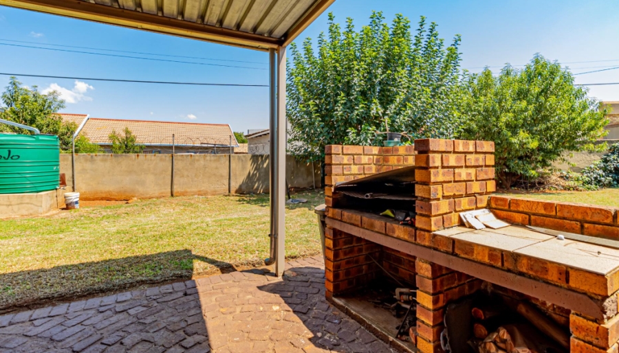 4 Bedroom Property for Sale in Spruit View Gauteng