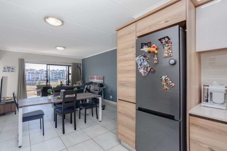 To Let 2 Bedroom Property for Rent in Waterfall Gauteng