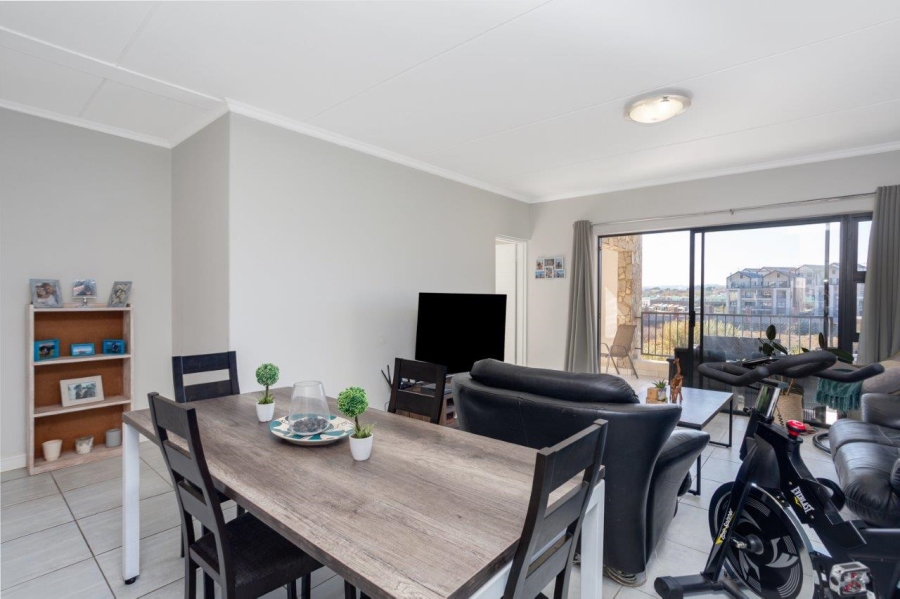 To Let 2 Bedroom Property for Rent in Waterfall Gauteng