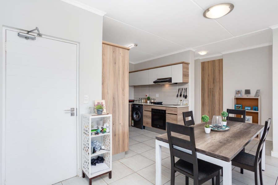 To Let 2 Bedroom Property for Rent in Waterfall Gauteng