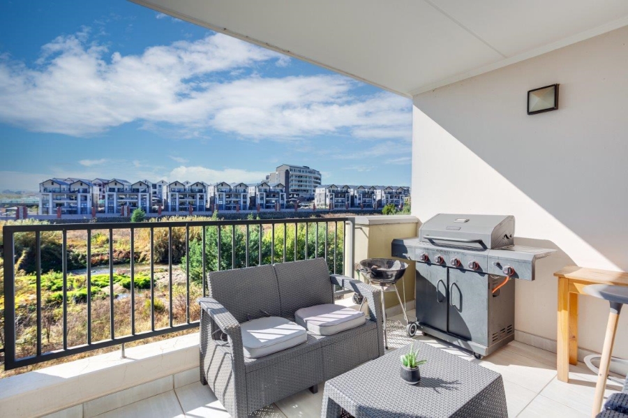 To Let 2 Bedroom Property for Rent in Waterfall Gauteng