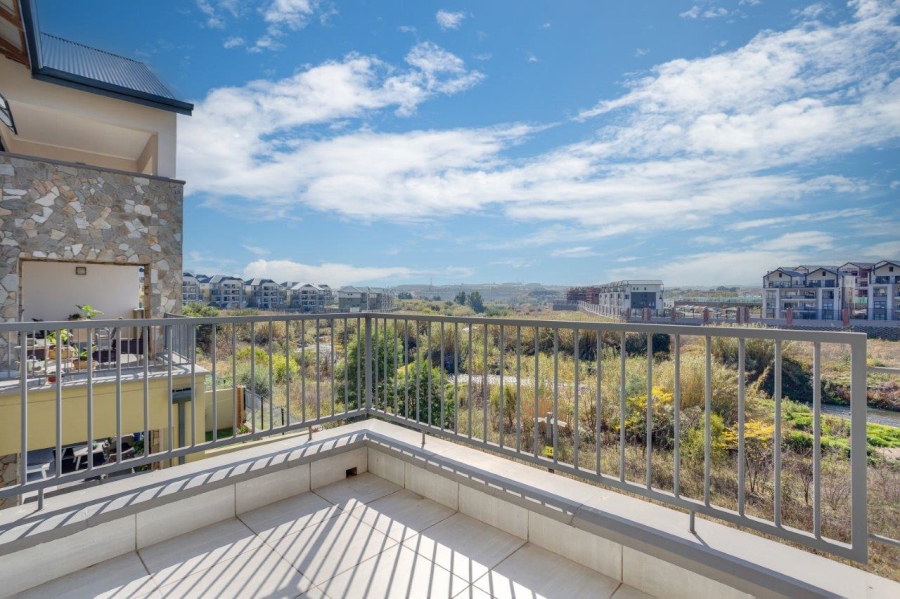 To Let 2 Bedroom Property for Rent in Waterfall Gauteng