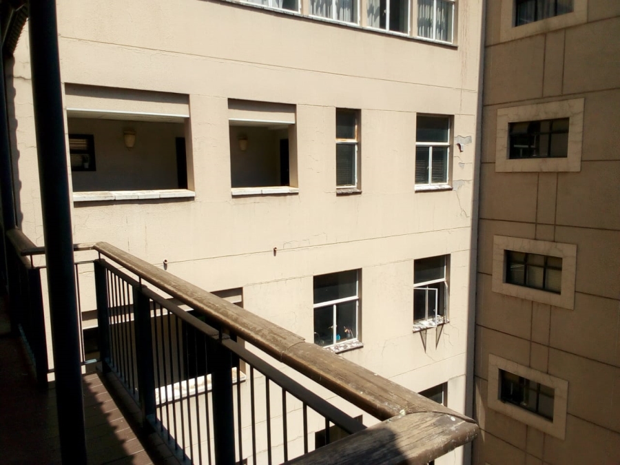 2 Bedroom Property for Sale in Ferreirasdorp Gauteng