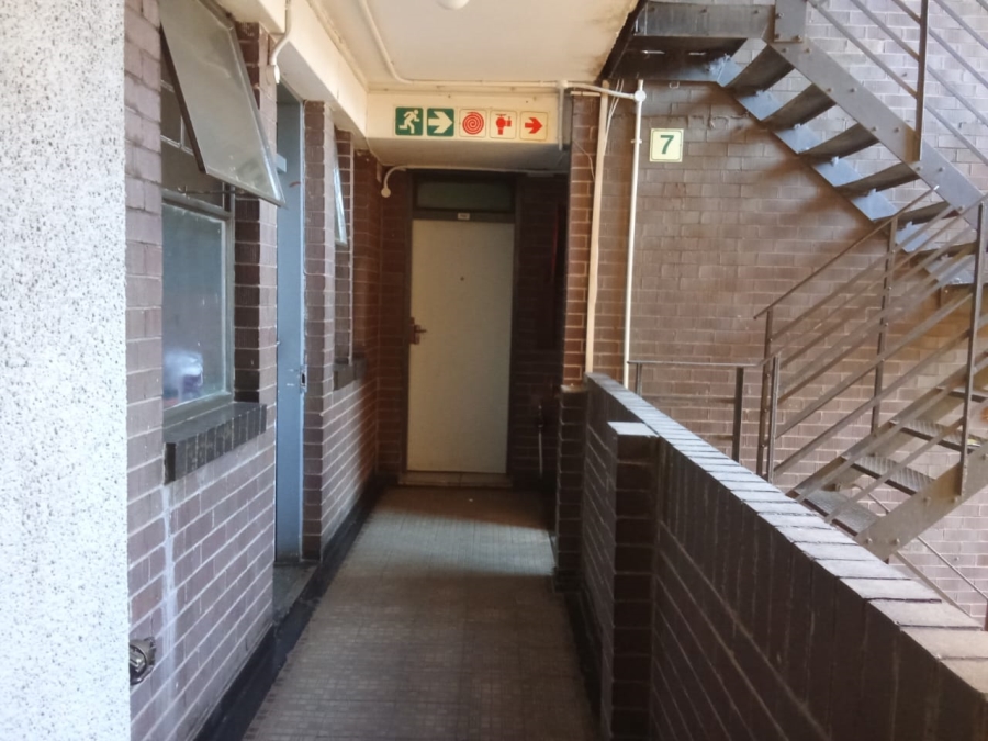 1 Bedroom Property for Sale in Johannesburg Central Gauteng