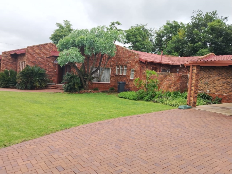 4 Bedroom Property for Sale in Dalpark Proper Gauteng