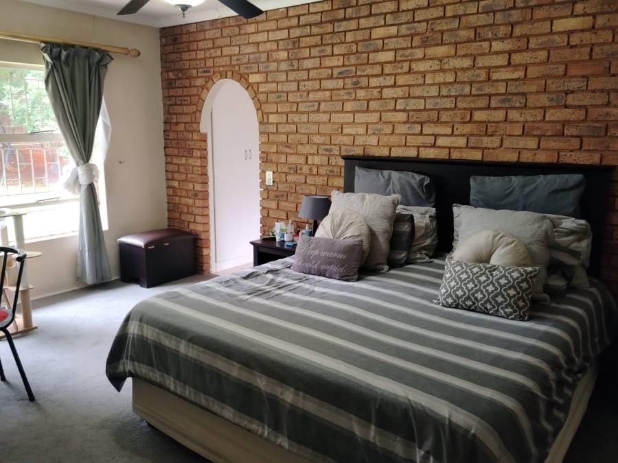 4 Bedroom Property for Sale in Dalpark Proper Gauteng
